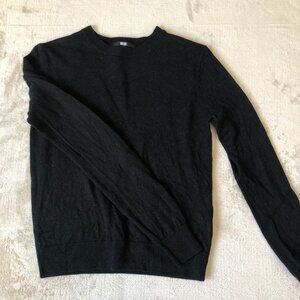 Uniqlo 100% Cashmere Crew Neck Sweater
